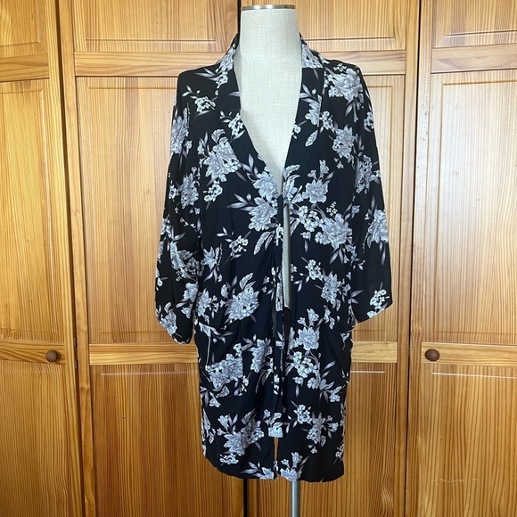 Spiritual Gangster OS Maya Black Floral Long Kimono One Size Casual - Picture 5 of 13
